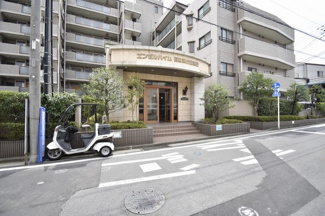 【エントランス】 | 1999年築、総戸数58戸のマンションです。