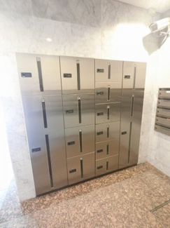 【その他共用部分】 | 不在時にもお荷物が受け取れる宅配ボックスです。