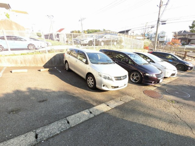 【駐車場】 | プリミテージュ横浜上永谷 | 平置き駐車場