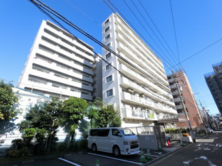 【外観】 | ブルーライン「吉野町」駅徒歩1分！駅近ならではの便利な住環境も魅力的です。
5階部分3方角部屋につき採光・風通し良好です。
