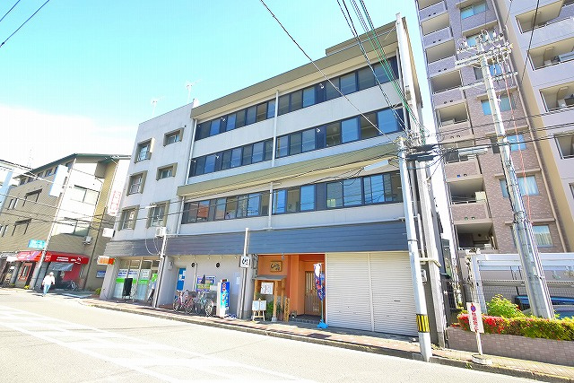 第1西田ビルの外観|キレイな外観です。