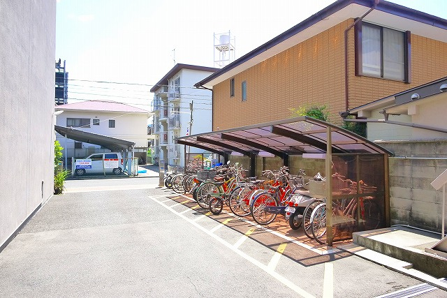 第1西田ビルのその他共用部分|ゆったりとした駐輪スペース