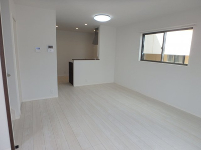 【居間・リビング】 | 東富井貸家