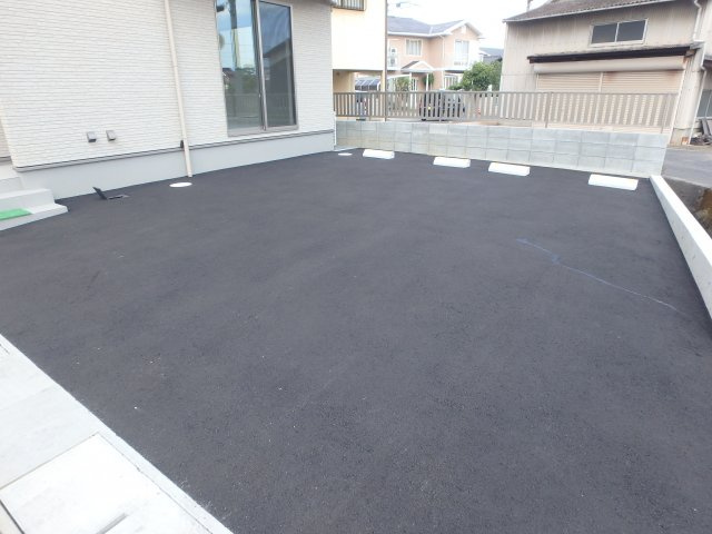 東富井貸家の駐車場