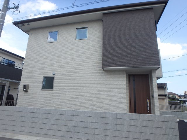 東富井貸家の外観