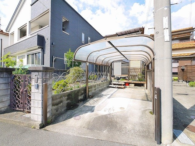 安堵町戸建の駐車場