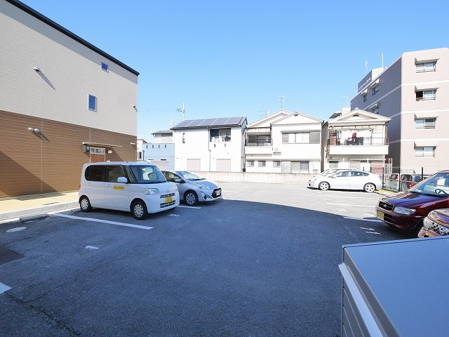 GadgetHouse尼ヶ辻（ガジェットハウス）の駐車場