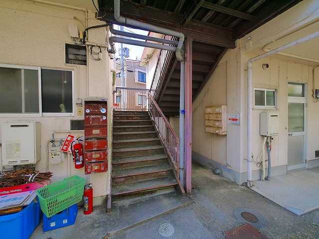 橋本マンションのエントランス