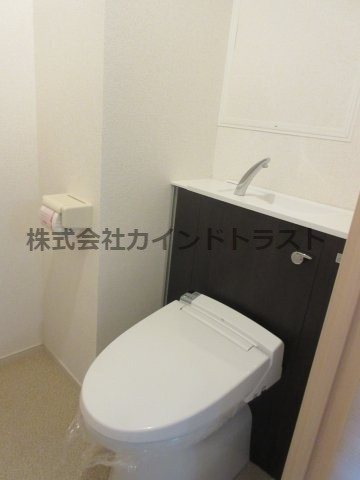 ラヴィータ西梅田のトイレ|コンパクトで使いやすいトイレです