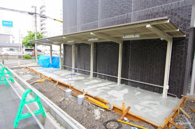 プレサンス塚本ミッドマーク　仲介手数料無料の駐車場