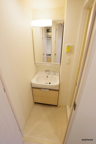 プレサンス塚本ミッドマーク　仲介手数料無料の洗面所