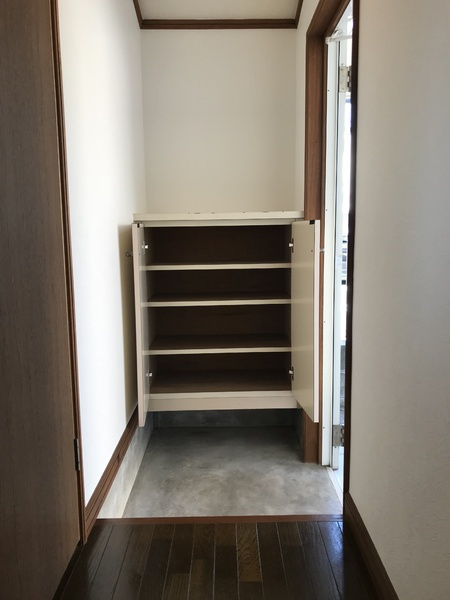 コートハウスアンノ【キャッシュバック対象物件】の玄関|落ち着いた玄関です