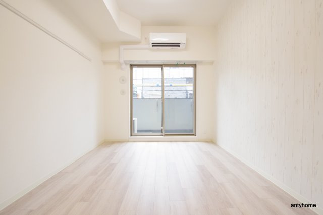 プレサンス難波マジョリティ　仲介手数料無料の居間・リビング