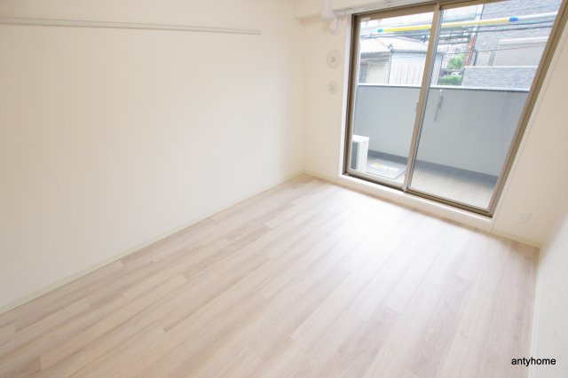 プレサンス難波マジョリティ　仲介手数料無料の居間・リビング