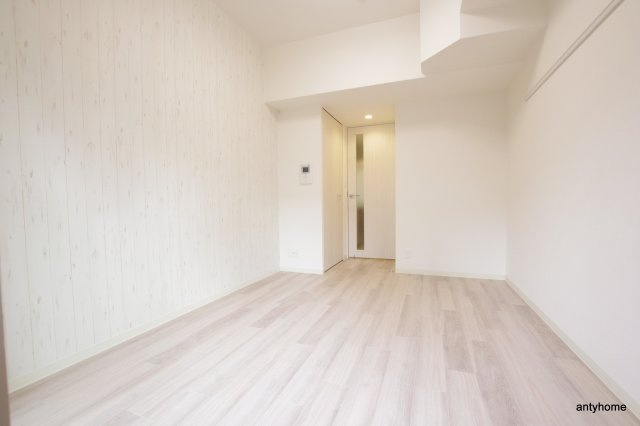 プレサンス難波マジョリティ　仲介手数料無料の居間・リビング