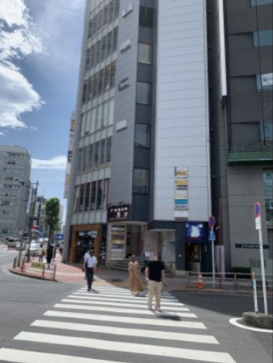 トラヤビル