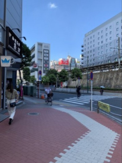 トラヤビル