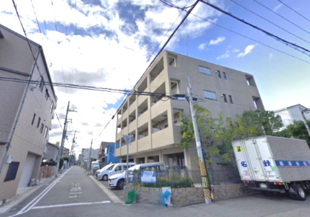 ヴィラヴァレ岡本イーストの外観