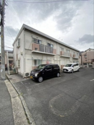 【駐車場】 | サンコーポラス1 | いつでも目の届く敷地内に駐車場があります♪お車をお持ちの方におすすめです！