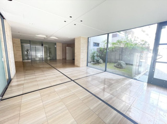 【エントランス】