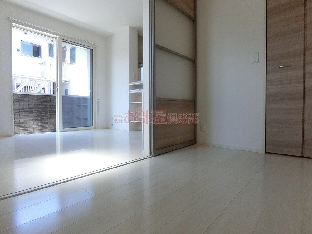 カルミアの洋室