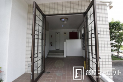 【エントランス】 | ホワイトヒルズ丸山