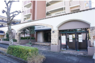 【エントランス】 | 落ち着いたエントランスです。岐阜市領下中古マンション！細畑駅から徒歩8分。