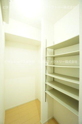 【収納】 | ウエストヒルパーシモン | ※同物件、同タイプ、間取り反転のお部屋です