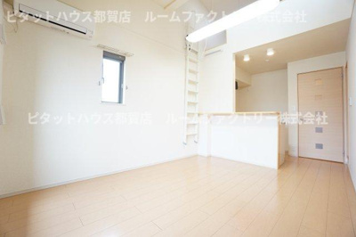 【居間・リビング】 | ウエストヒルパーシモン | ※同物件、同タイプ、間取り反転のお部屋です