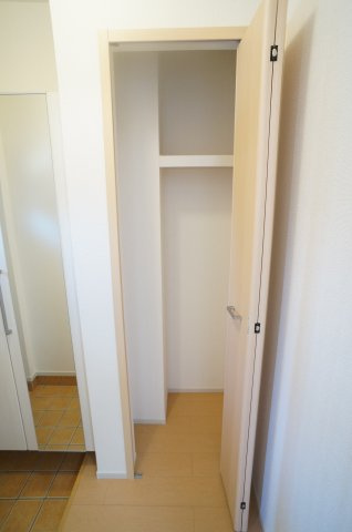 マーベラス撰花園の収納|参考、同建物・反転間取りの号室