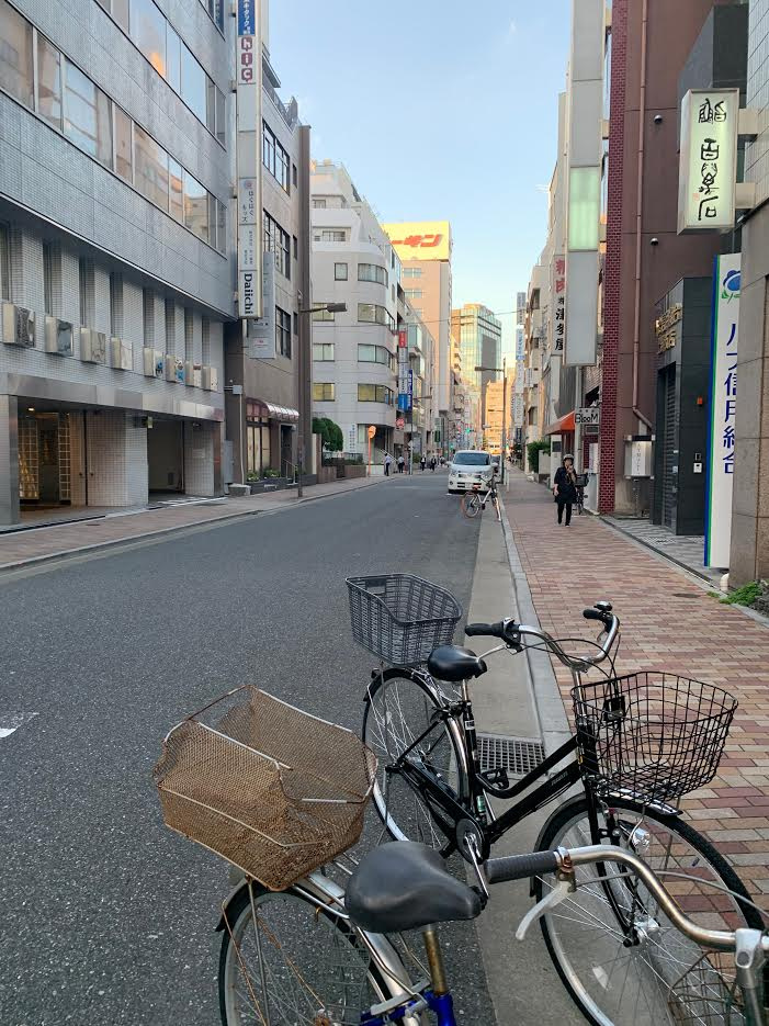 ジャストプレイスビルの周辺