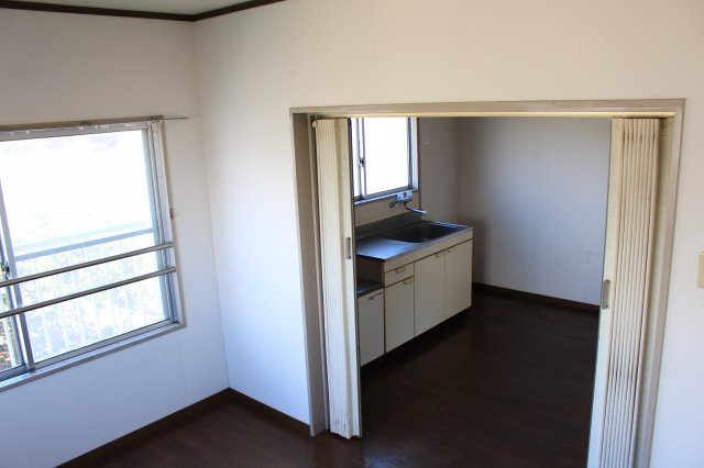 メゾンOGAWAの洋室