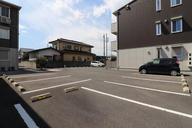 オリーヴの駐車場