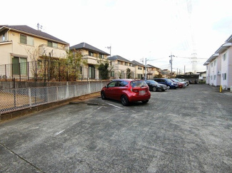 【駐車場】 | いつでも目の届く敷地内に駐車場があります♪荷物がかさばりがちなお買物にも、敷地内駐車場があると便利ですよね☆