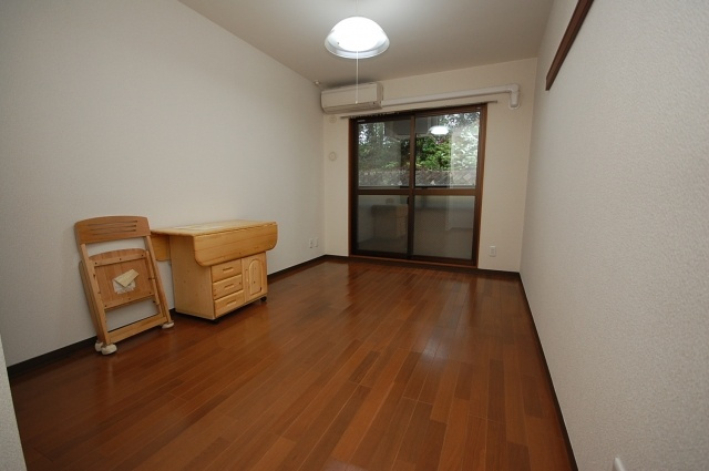 ラ・エトワールの洋室|同タイプ　類似写真