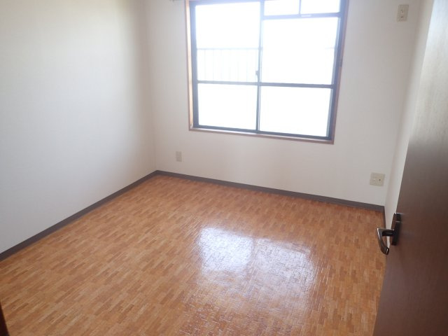 グランドール清水が丘の洋室