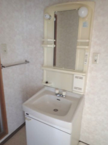 グランドール清水が丘の独立洗面台