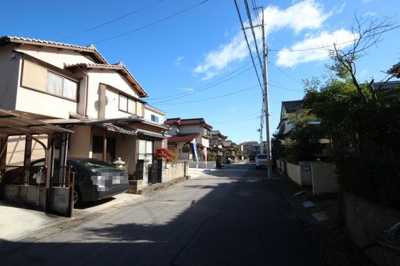 【前面道路含む現地写真】 | 大津市真野5丁目9-6　新築戸建