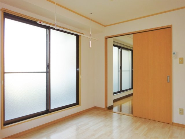 カーサアプリコルテの洋室