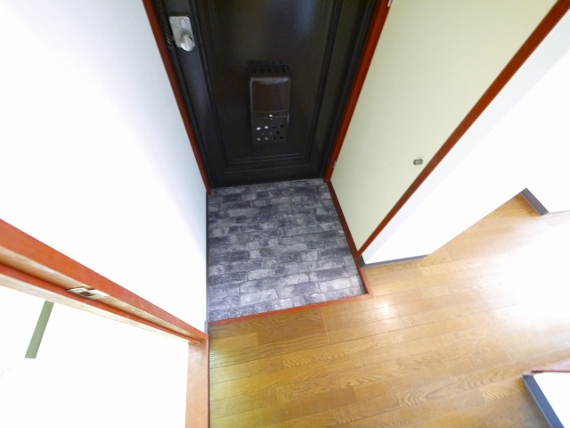 サニーハイツ朝日ヶ丘Bの玄関|毎日通る玄関はこちらです