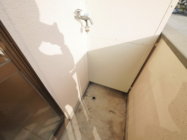 サニーハイツ朝日ヶ丘Bの設備|洗濯機置場です