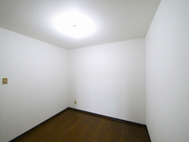 サニーハイツ朝日ヶ丘Bの洋室|きれいな洋室です