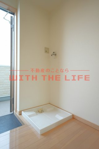 レモンバームⅡ【キャッシュバック対象物件】の洗面所|ゆったりとスペースのある洗面所