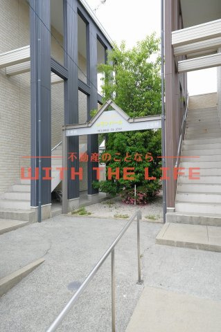 レモンバームⅡ【キャッシュバック対象物件】のエントランス|清潔なエントランスです