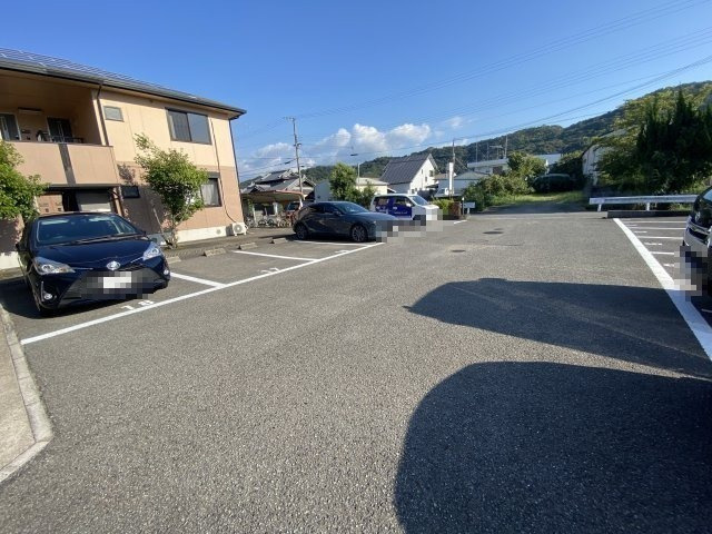 ラ・ヴィラ・シックの駐車場