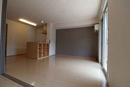 熊本市北区山室６丁目のアパートの居間・リビング