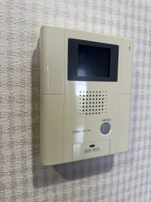 【セキュリティ】 | レヴール | 防犯対策に有効なカメラ付きインターホン！突然の来客にもバッチリ対応できちゃいます☆