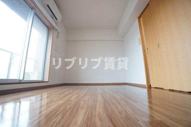 マリンパレス登戸の居間・リビング