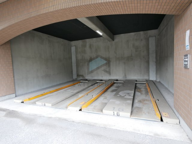 【駐車場】 | フェルザ長田 | 駐車場完備です
