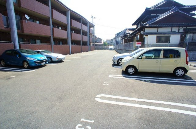 エスペランサ希望【キャッシュバック対象物件】の駐車場|駐車場です